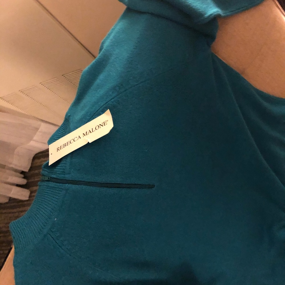 New still has tags
